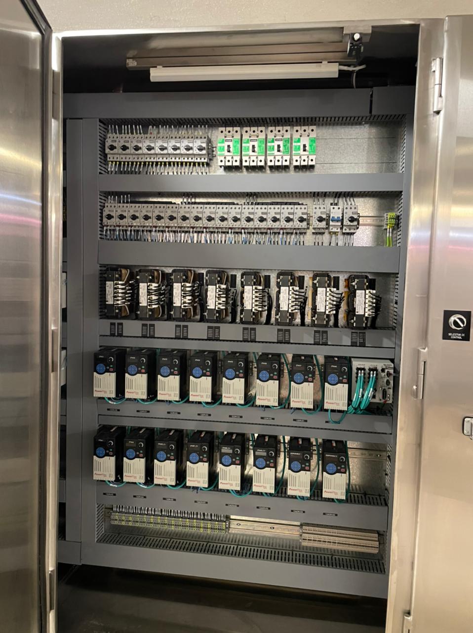 Tableros de control eléctrico personalizados para automatización industrial y monitoreo de procesos en México
