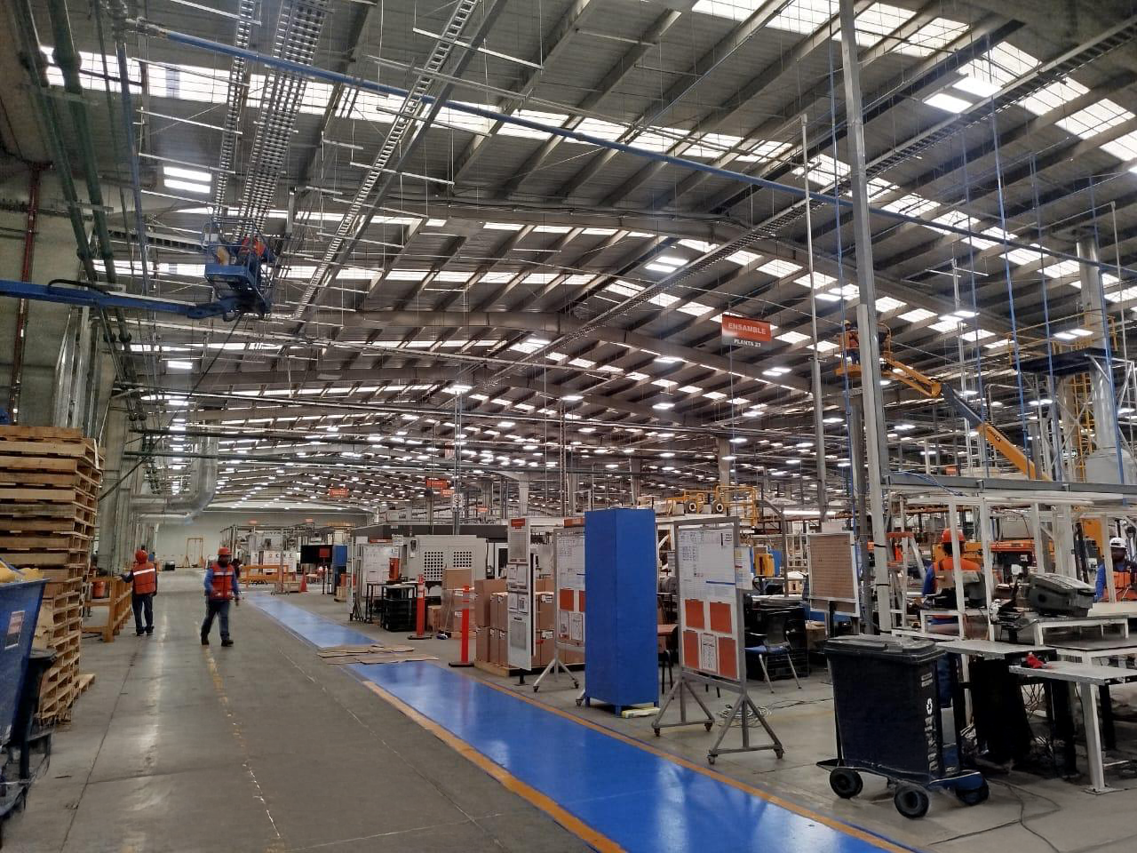 Instalación eléctrica en media y baja tensión, cableado y canalización, instalación de luminarias, instalaciones electricas industriales, proyecto hecho por Proci, fabricación e instalación de tableros eléctricos industriales, tablero de control, fuerza y ccm. instalación de transformador y subestación en el sector de metalmecánica y aluminio